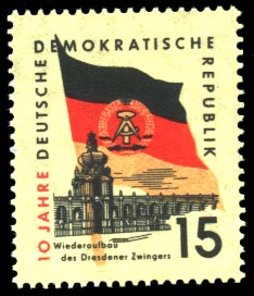 15 Pf Briefmarke: 10 Jahre DDR