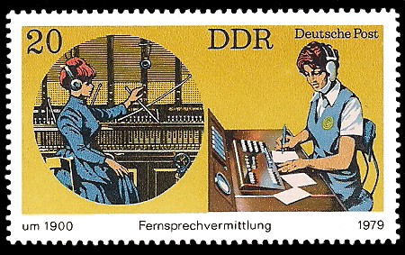 20 Pf Briefmarke: Fernsprechvermittlung früher und heute